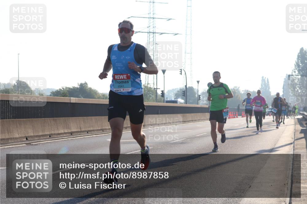 03.10.2025 - Köhlbrandbrückenlauf Luisa Fischer http://msf.ph/oto/8987858 03.10.2025 10:10:49 Position 3 7, 1041 meine-sportfotos.de