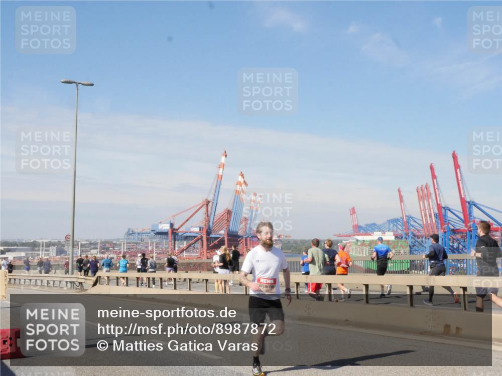 03.10.2025 - Köhlbrandbrückenlauf Matties Gatica Varas http://msf.ph/oto/8987872 03.10.2025 12:32:07 Position 2  meine-sportfotos.de