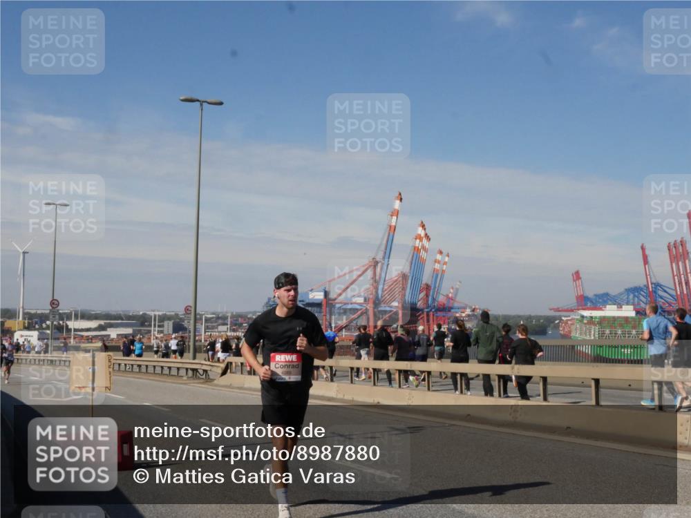 03.10.2025 - Köhlbrandbrückenlauf Matties Gatica Varas http://msf.ph/oto/8987880 03.10.2025 12:32:13 Position 2 4089 meine-sportfotos.de