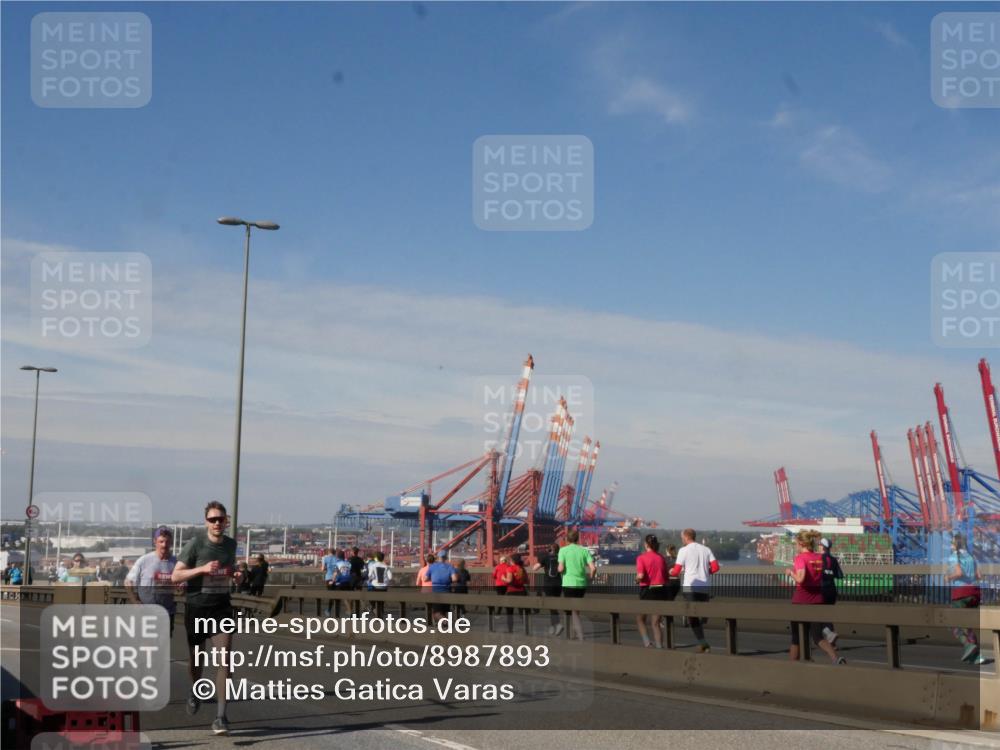 03.10.2025 - Köhlbrandbrückenlauf Matties Gatica Varas http://msf.ph/oto/8987893 03.10.2025 12:32:21 Position 2  meine-sportfotos.de