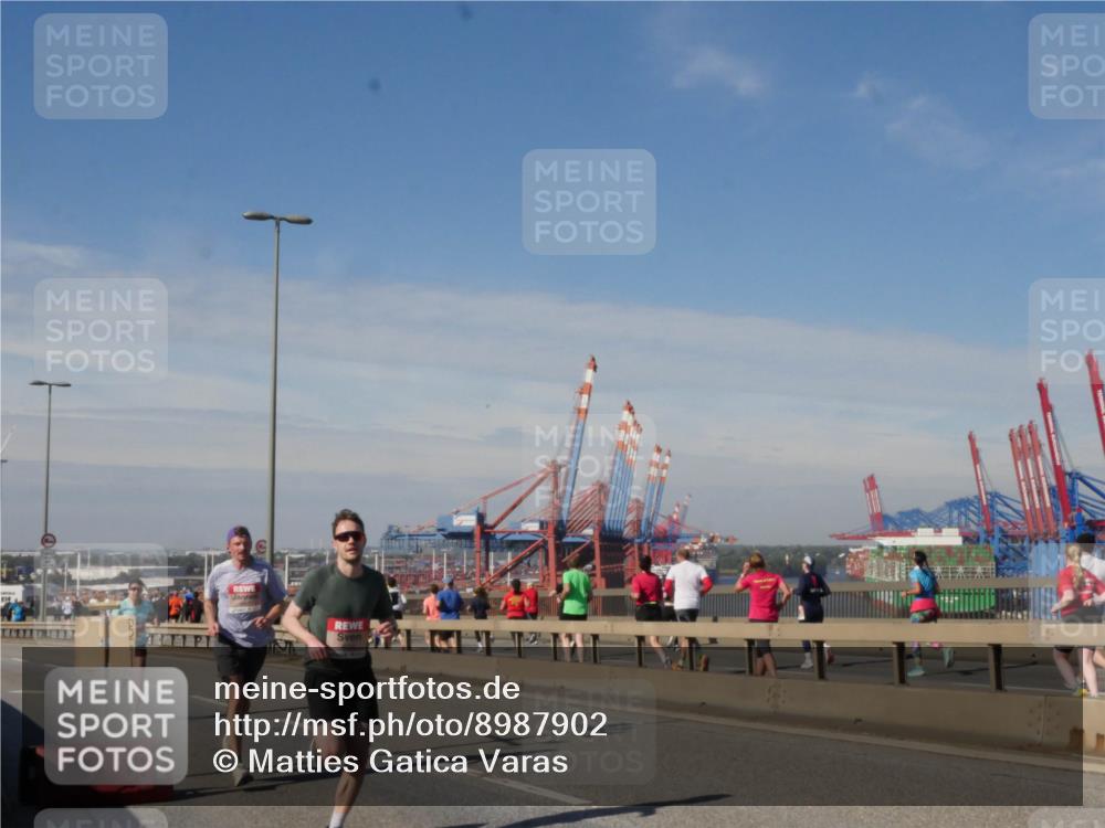 03.10.2025 - Köhlbrandbrückenlauf Matties Gatica Varas http://msf.ph/oto/8987902 03.10.2025 12:32:22 Position 2  meine-sportfotos.de