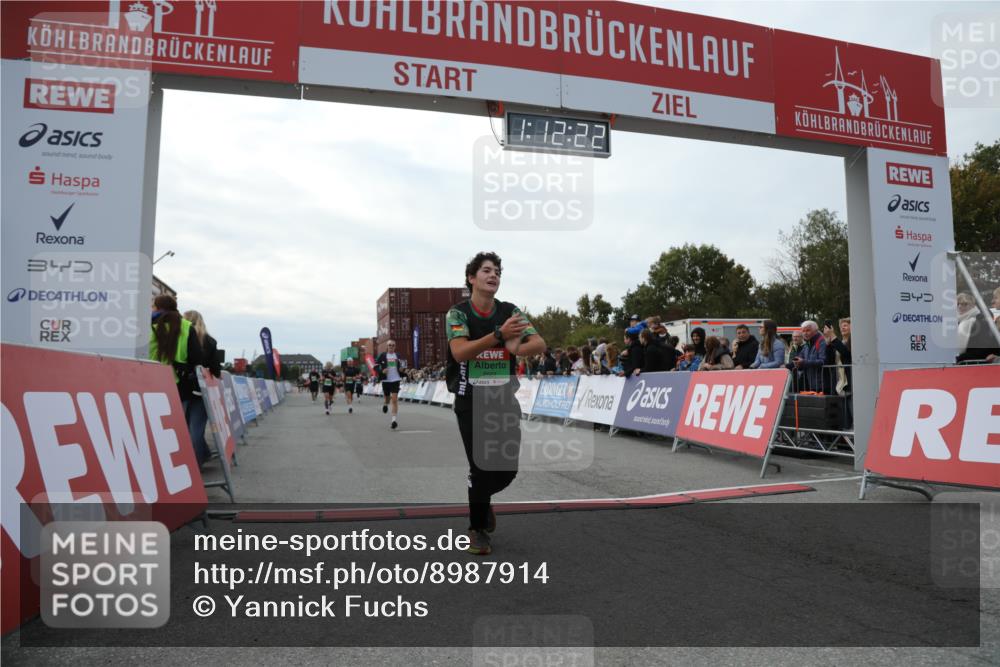03.10.2025 - Köhlbrandbrückenlauf Yannick Fuchs http://msf.ph/oto/8987914 03.10.2025 16:12:21 Ziel 7654, 7688, 8501, 8901, 9060, 9061, 9359, 9454, 9677 meine-sportfotos.de