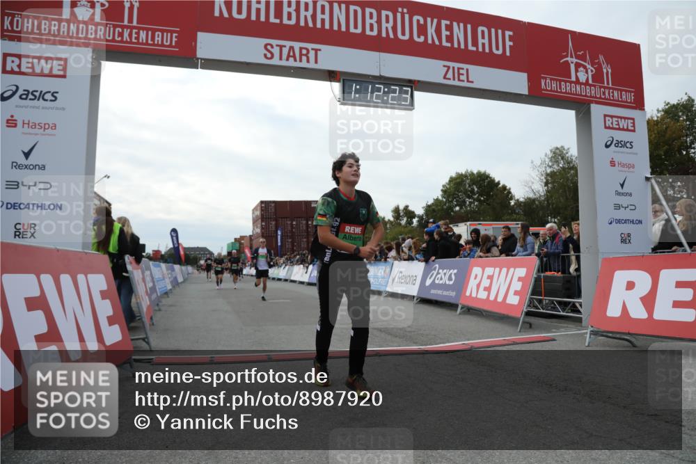 03.10.2025 - Köhlbrandbrückenlauf Yannick Fuchs http://msf.ph/oto/8987920 03.10.2025 16:12:21 Ziel 7654, 7688, 8501, 8901, 9060, 9061, 9359, 9454, 9677 meine-sportfotos.de