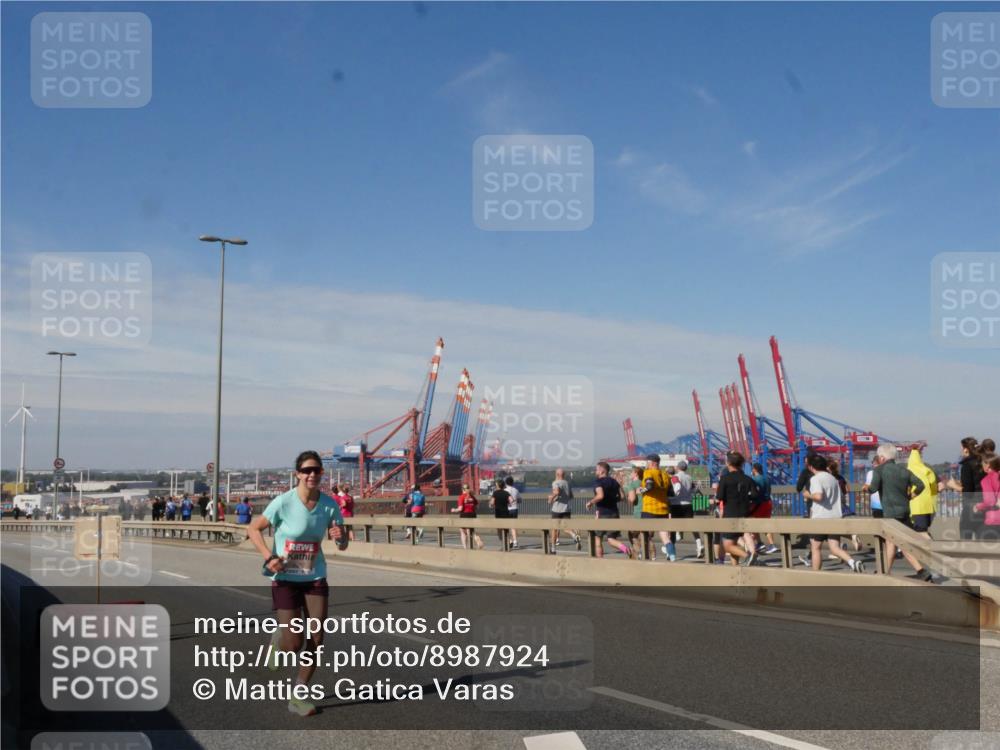 03.10.2025 - Köhlbrandbrückenlauf Matties Gatica Varas http://msf.ph/oto/8987924 03.10.2025 12:32:26 Position 2  meine-sportfotos.de