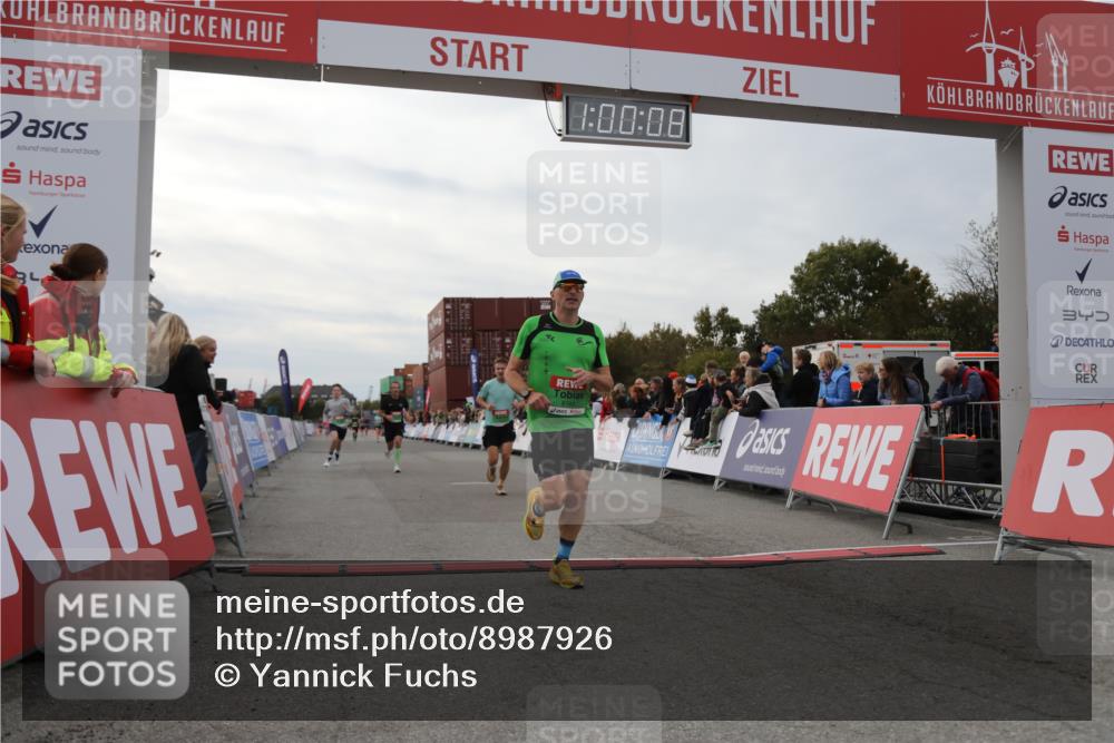 03.10.2025 - Köhlbrandbrückenlauf Yannick Fuchs http://msf.ph/oto/8987926 03.10.2025 16:00:06 Ziel 7103, 7106, 7329, 8783, 9314 meine-sportfotos.de