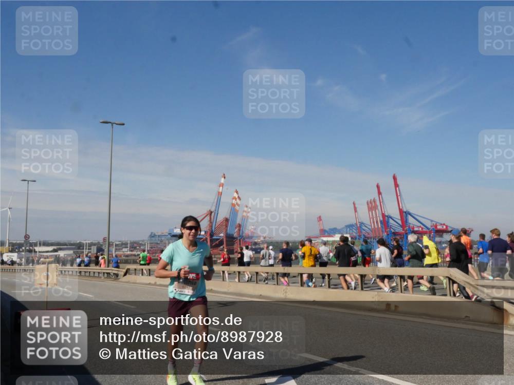 03.10.2025 - Köhlbrandbrückenlauf Matties Gatica Varas http://msf.ph/oto/8987928 03.10.2025 12:32:26 Position 2  meine-sportfotos.de