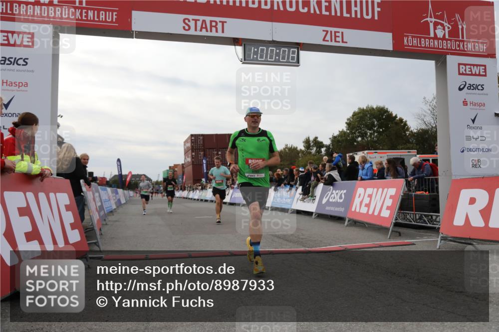 03.10.2025 - Köhlbrandbrückenlauf Yannick Fuchs http://msf.ph/oto/8987933 03.10.2025 16:00:07 Ziel 7103, 7106, 7329, 7598, 8783, 9314 meine-sportfotos.de