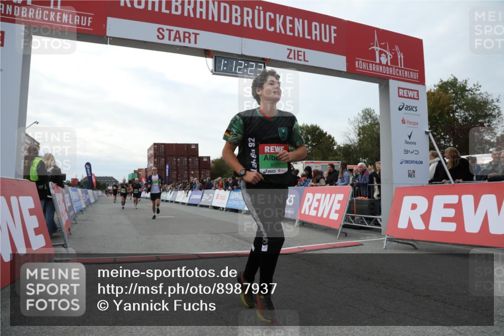 03.10.2025 - Köhlbrandbrückenlauf Yannick Fuchs http://msf.ph/oto/8987937 03.10.2025 16:12:21 Ziel 7654, 7688, 8501, 8901, 9060, 9061, 9359, 9454, 9677 meine-sportfotos.de