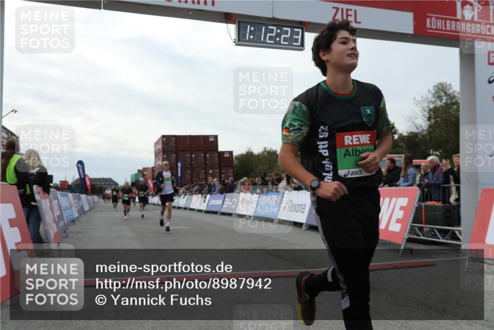 03.10.2025 - Köhlbrandbrückenlauf Yannick Fuchs http://msf.ph/oto/8987942 03.10.2025 16:12:21 Ziel 7654, 7688, 8501, 8901, 9060, 9061, 9359, 9454, 9677 meine-sportfotos.de