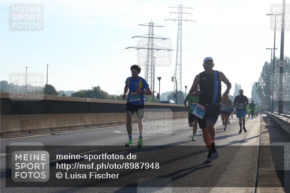 03.10.2025 - Köhlbrandbrückenlauf Luisa Fischer http://msf.ph/oto/8987948 03.10.2025 10:10:56 Position 3 1 meine-sportfotos.de