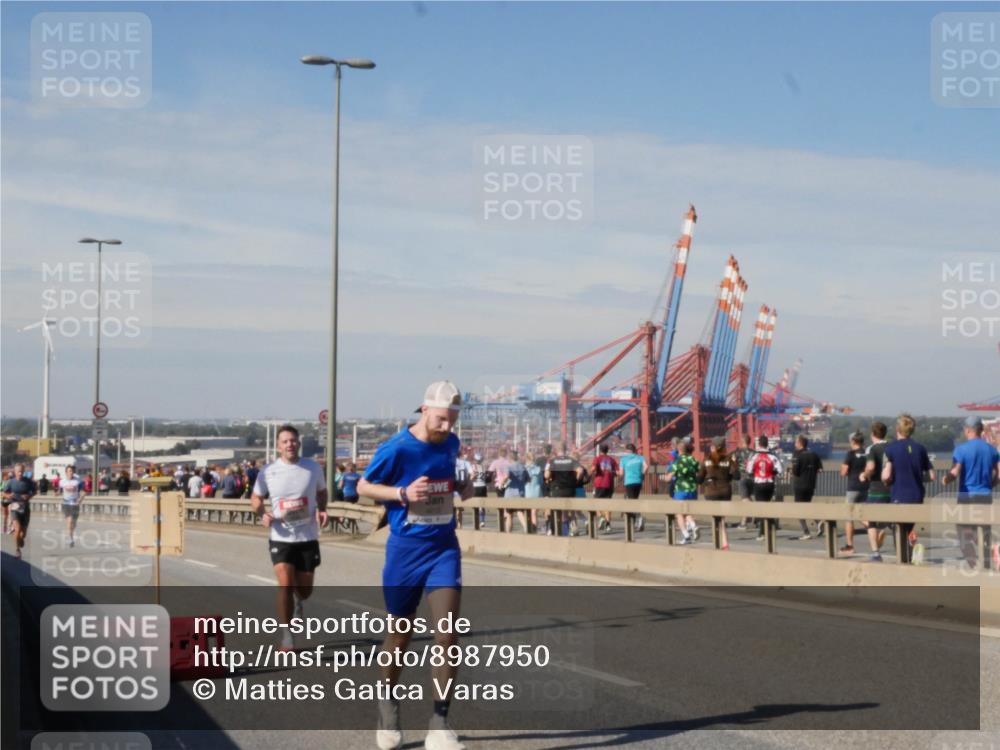 03.10.2025 - Köhlbrandbrückenlauf Matties Gatica Varas http://msf.ph/oto/8987950 03.10.2025 12:32:43 Position 2  meine-sportfotos.de