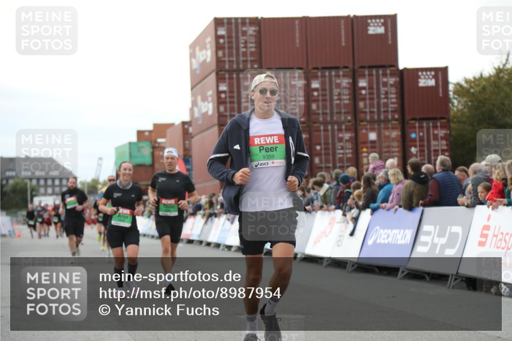 03.10.2025 - Köhlbrandbrückenlauf Yannick Fuchs http://msf.ph/oto/8987954 03.10.2025 16:12:22 Ziel 7654, 7688, 8501, 8901, 9060, 9061, 9359, 9454, 9677 meine-sportfotos.de