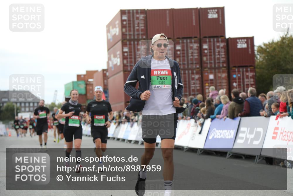 03.10.2025 - Köhlbrandbrückenlauf Yannick Fuchs http://msf.ph/oto/8987959 03.10.2025 16:12:22 Ziel 7654, 7688, 8501, 8901, 9060, 9061, 9359, 9454, 9677 meine-sportfotos.de