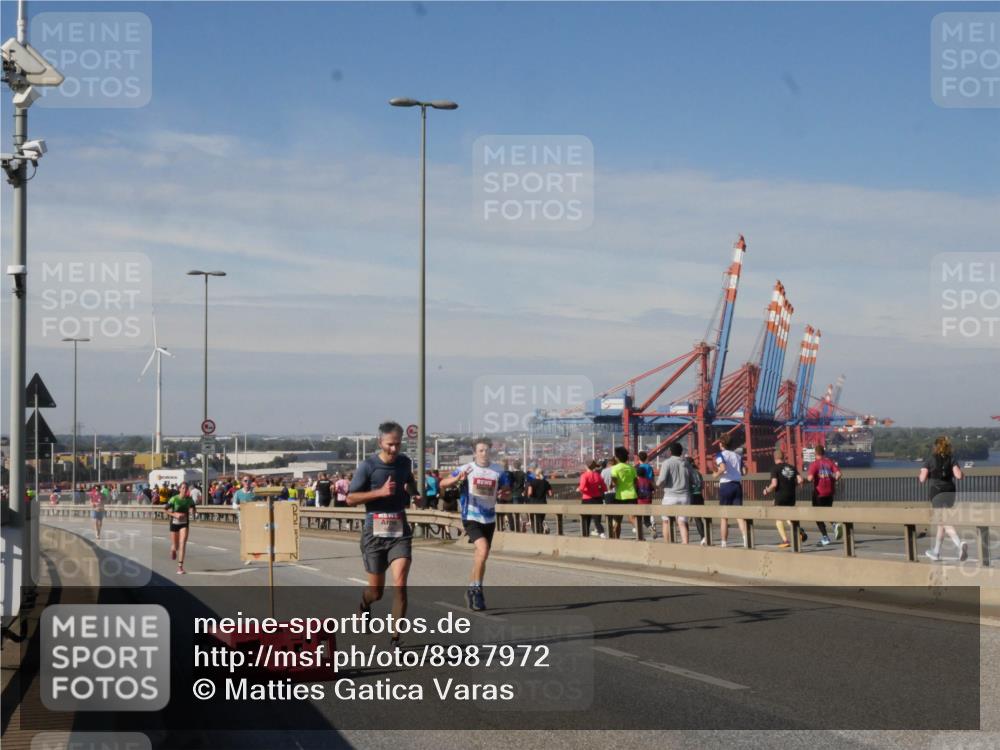03.10.2025 - Köhlbrandbrückenlauf Matties Gatica Varas http://msf.ph/oto/8987972 03.10.2025 12:32:49 Position 2  meine-sportfotos.de