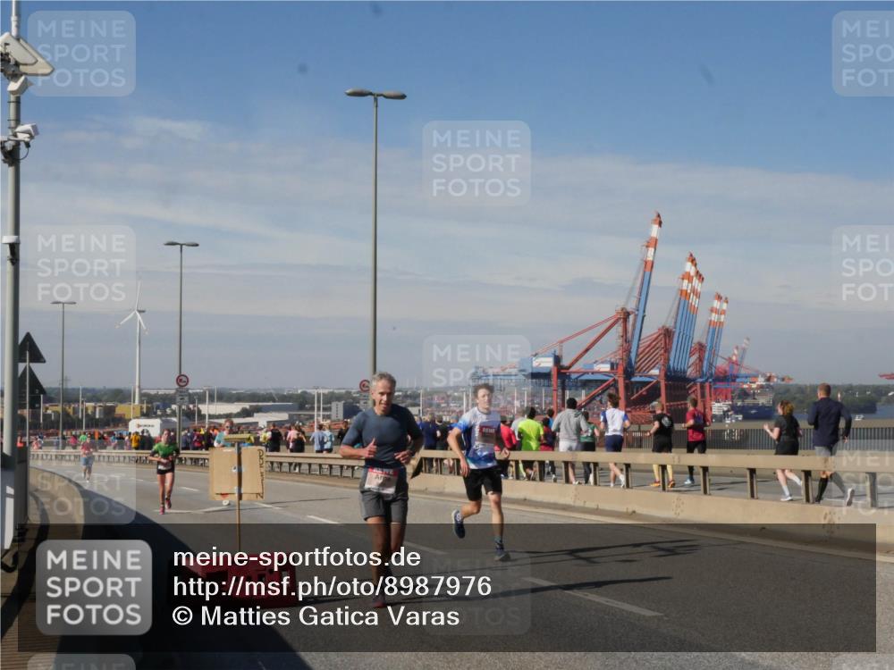 03.10.2025 - Köhlbrandbrückenlauf Matties Gatica Varas http://msf.ph/oto/8987976 03.10.2025 12:32:50 Position 2  meine-sportfotos.de