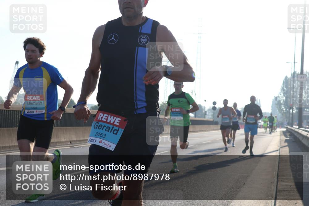03.10.2025 - Köhlbrandbrückenlauf Luisa Fischer http://msf.ph/oto/8987978 03.10.2025 10:10:58 Position 3 3304, 3463 meine-sportfotos.de
