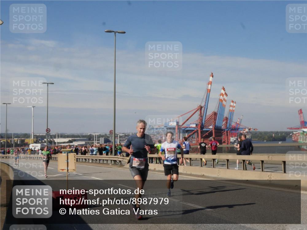 03.10.2025 - Köhlbrandbrückenlauf Matties Gatica Varas http://msf.ph/oto/8987979 03.10.2025 12:32:50 Position 2  meine-sportfotos.de