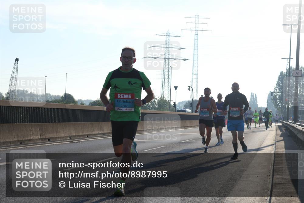 03.10.2025 - Köhlbrandbrückenlauf Luisa Fischer http://msf.ph/oto/8987995 03.10.2025 10:10:59 Position 3 2702, 1 meine-sportfotos.de