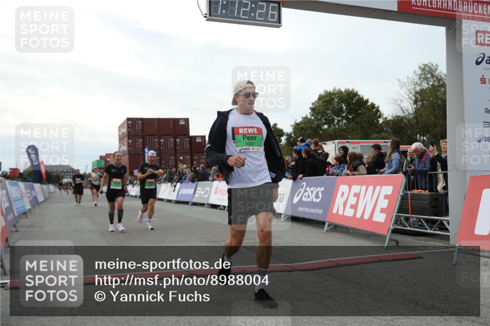 03.10.2025 - Köhlbrandbrückenlauf Yannick Fuchs http://msf.ph/oto/8988004 03.10.2025 16:12:24 Ziel 7654, 7688, 8501, 8901, 9060, 9061, 9359, 9454, 9677 meine-sportfotos.de