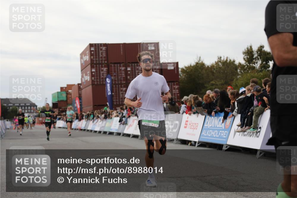 03.10.2025 - Köhlbrandbrückenlauf Yannick Fuchs http://msf.ph/oto/8988014 03.10.2025 16:00:11 Ziel 7103, 7106, 7233, 7271, 7329, 7598, 9314 meine-sportfotos.de