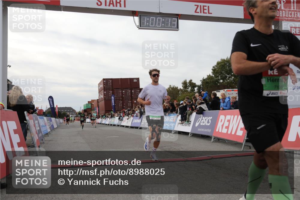 03.10.2025 - Köhlbrandbrückenlauf Yannick Fuchs http://msf.ph/oto/8988025 03.10.2025 16:00:11 Ziel 7103, 7106, 7233, 7271, 7329, 7598, 9314 meine-sportfotos.de