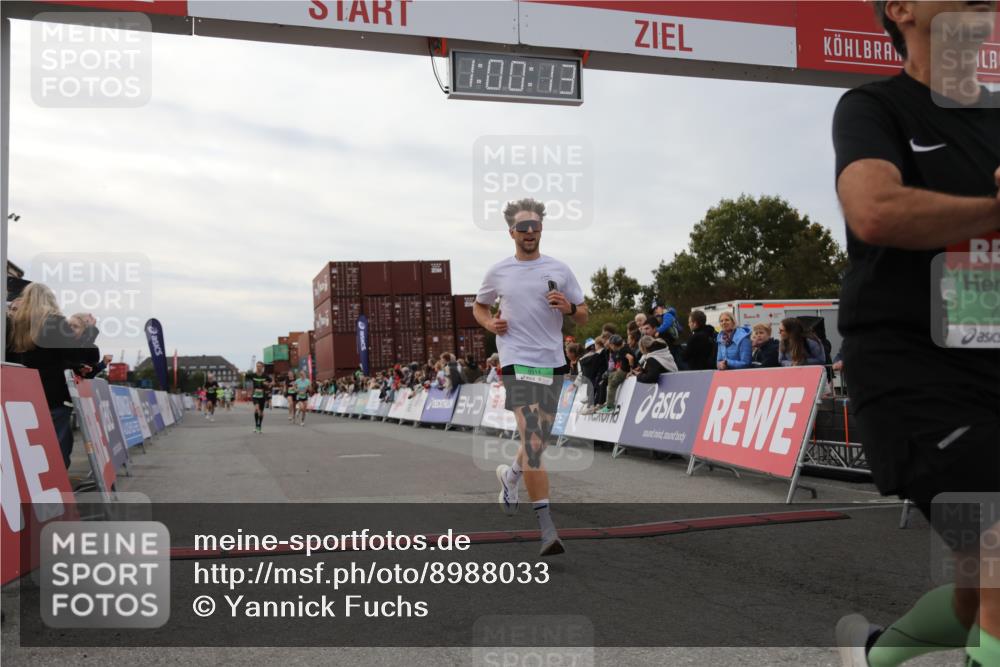 03.10.2025 - Köhlbrandbrückenlauf Yannick Fuchs http://msf.ph/oto/8988033 03.10.2025 16:00:11 Ziel 7103, 7106, 7233, 7271, 7329, 7598, 9314 meine-sportfotos.de
