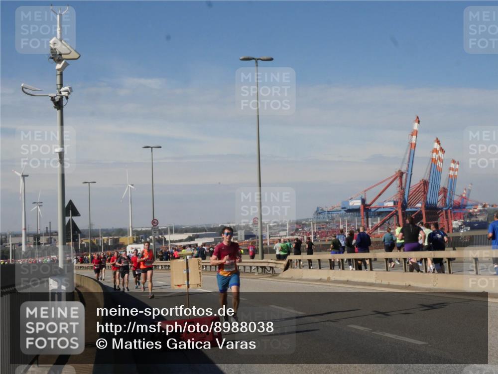 03.10.2025 - Köhlbrandbrückenlauf Matties Gatica Varas http://msf.ph/oto/8988038 03.10.2025 12:33:02 Position 2 128328 meine-sportfotos.de