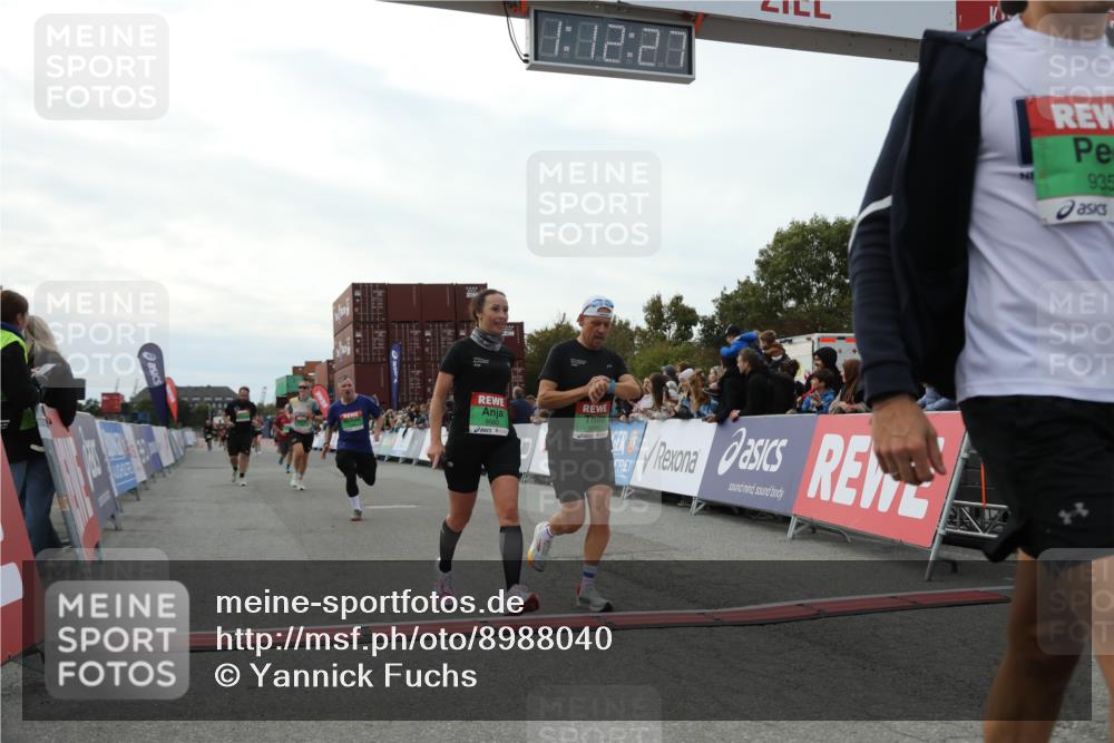 03.10.2025 - Köhlbrandbrückenlauf Yannick Fuchs http://msf.ph/oto/8988040 03.10.2025 16:12:25 Ziel 7203, 7654, 7688, 8901, 9060, 9061, 9359, 9454, 9677, 9706 meine-sportfotos.de