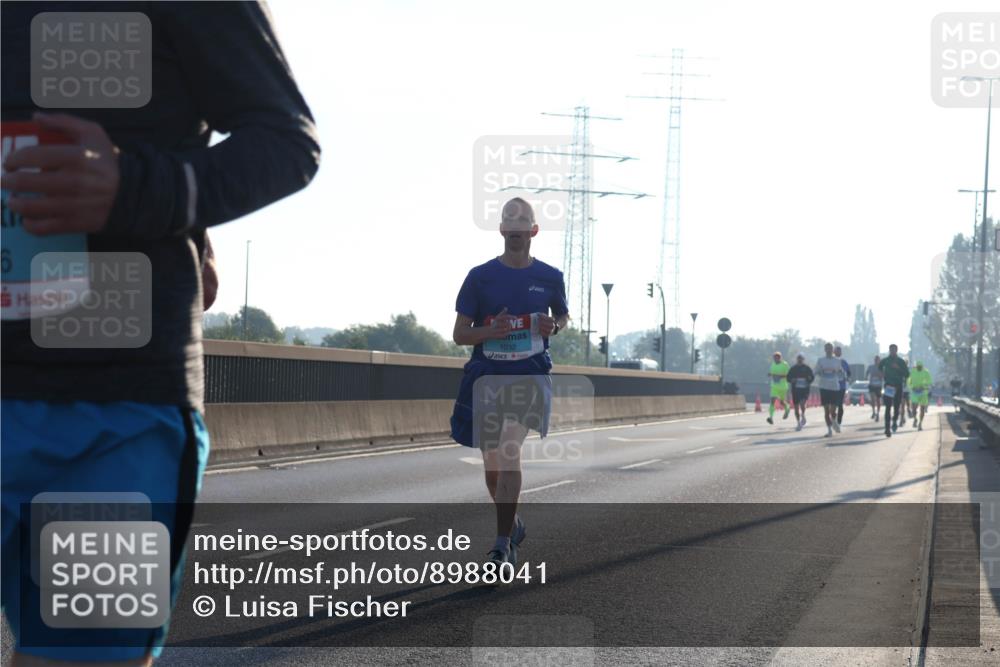 03.10.2025 - Köhlbrandbrückenlauf Luisa Fischer http://msf.ph/oto/8988041 03.10.2025 10:11:02 Position 3 6, 1032 meine-sportfotos.de