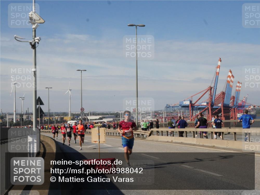 03.10.2025 - Köhlbrandbrückenlauf Matties Gatica Varas http://msf.ph/oto/8988042 03.10.2025 12:33:02 Position 2  meine-sportfotos.de