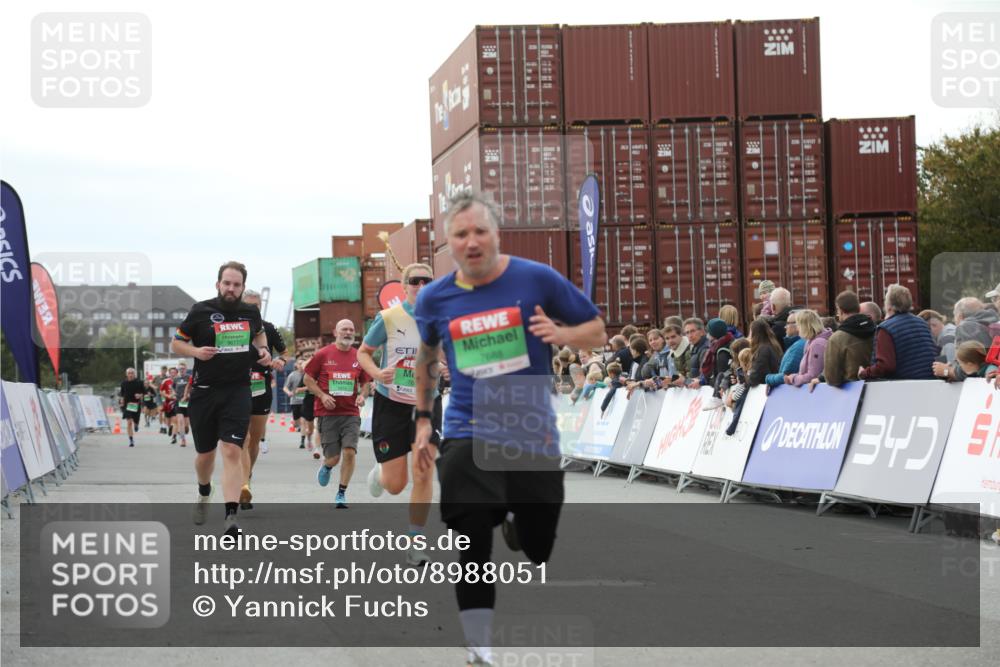 03.10.2025 - Köhlbrandbrückenlauf Yannick Fuchs http://msf.ph/oto/8988051 03.10.2025 16:12:26 Ziel 7203, 7654, 7688, 8901, 9060, 9061, 9359, 9454, 9677, 9706 meine-sportfotos.de