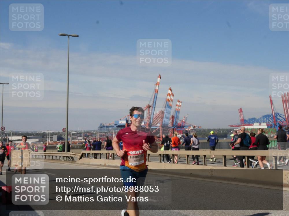 03.10.2025 - Köhlbrandbrückenlauf Matties Gatica Varas http://msf.ph/oto/8988053 03.10.2025 12:33:04 Position 2 6422 meine-sportfotos.de