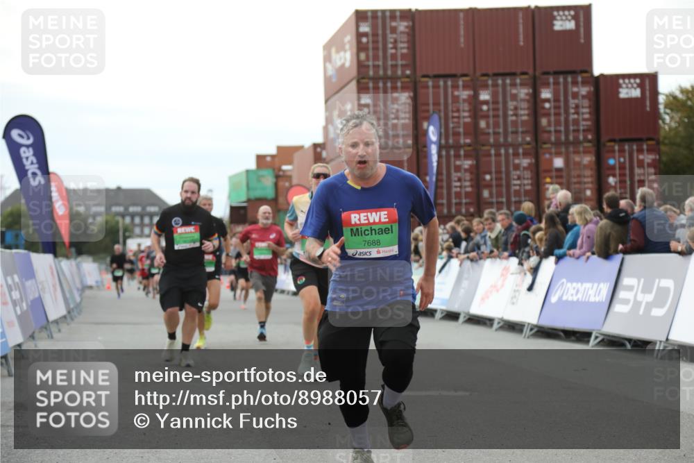 03.10.2025 - Köhlbrandbrückenlauf Yannick Fuchs http://msf.ph/oto/8988057 03.10.2025 16:12:26 Ziel 7203, 7654, 7688, 8901, 9060, 9061, 9359, 9454, 9677, 9706 meine-sportfotos.de