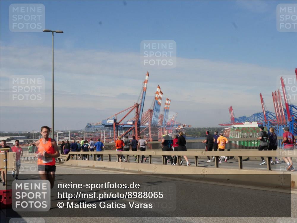 03.10.2025 - Köhlbrandbrückenlauf Matties Gatica Varas http://msf.ph/oto/8988065 03.10.2025 12:33:06 Position 2  meine-sportfotos.de