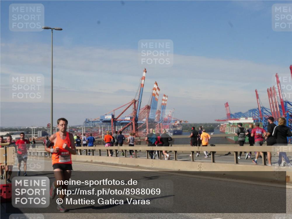03.10.2025 - Köhlbrandbrückenlauf Matties Gatica Varas http://msf.ph/oto/8988069 03.10.2025 12:33:06 Position 2  meine-sportfotos.de