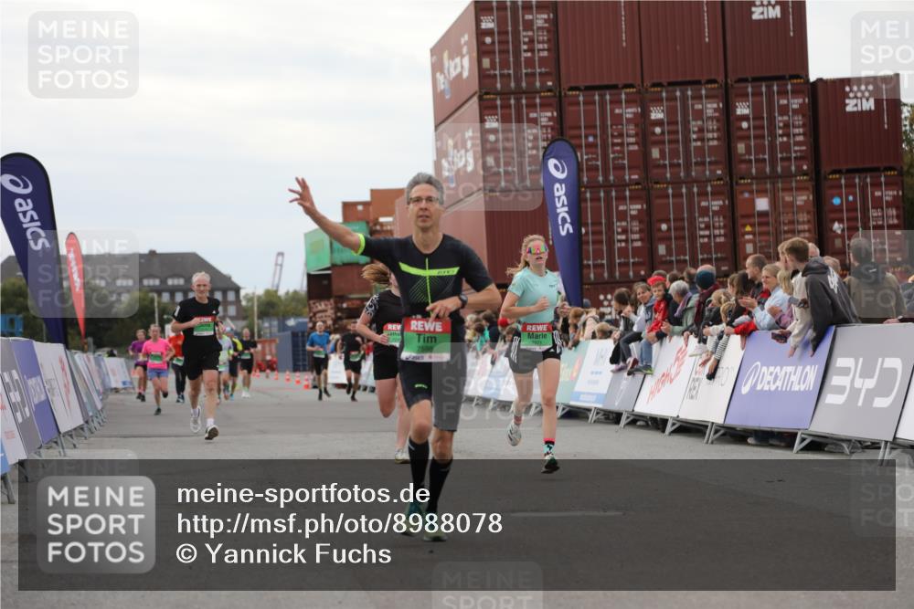 03.10.2025 - Köhlbrandbrückenlauf Yannick Fuchs http://msf.ph/oto/8988078 03.10.2025 16:00:14 Ziel 7233, 7271, 7276, 7598, 9314 meine-sportfotos.de