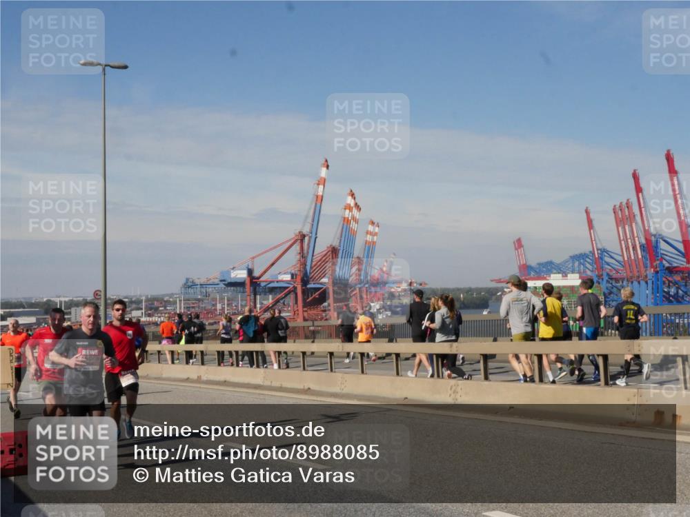 03.10.2025 - Köhlbrandbrückenlauf Matties Gatica Varas http://msf.ph/oto/8988085 03.10.2025 12:33:08 Position 2  meine-sportfotos.de