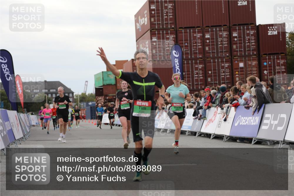 03.10.2025 - Köhlbrandbrückenlauf Yannick Fuchs http://msf.ph/oto/8988089 03.10.2025 16:00:14 Ziel 7233, 7271, 7276, 7598, 9314 meine-sportfotos.de