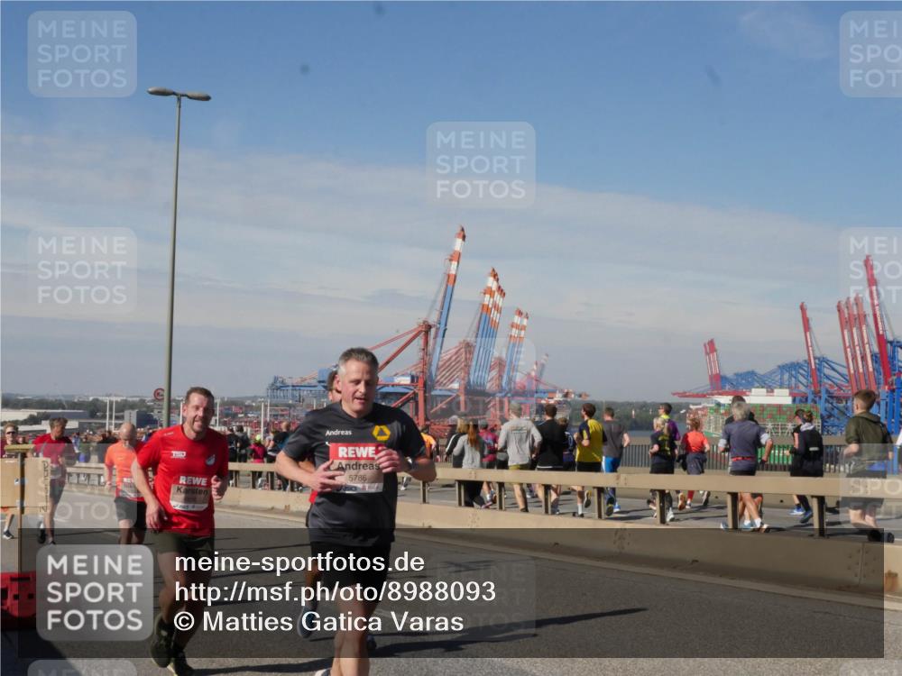 03.10.2025 - Köhlbrandbrückenlauf Matties Gatica Varas http://msf.ph/oto/8988093 03.10.2025 12:33:10 Position 2 5786 meine-sportfotos.de
