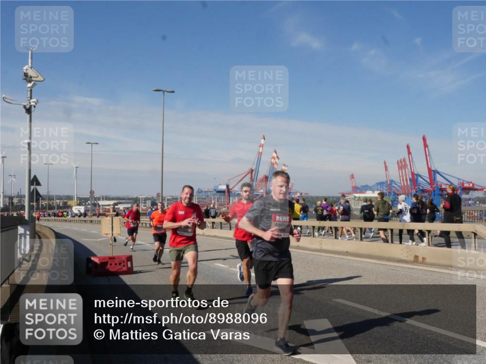 03.10.2025 - Köhlbrandbrückenlauf Matties Gatica Varas http://msf.ph/oto/8988096 03.10.2025 12:33:10 Position 2 5786 meine-sportfotos.de
