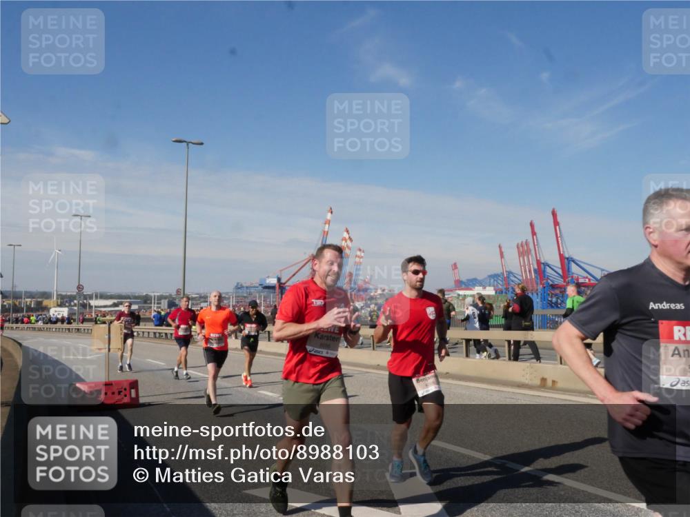 03.10.2025 - Köhlbrandbrückenlauf Matties Gatica Varas http://msf.ph/oto/8988103 03.10.2025 12:33:11 Position 2 6656 meine-sportfotos.de