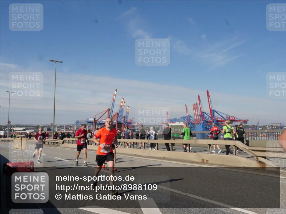 03.10.2025 - Köhlbrandbrückenlauf Matties Gatica Varas http://msf.ph/oto/8988109 03.10.2025 12:33:12 Position 2  meine-sportfotos.de