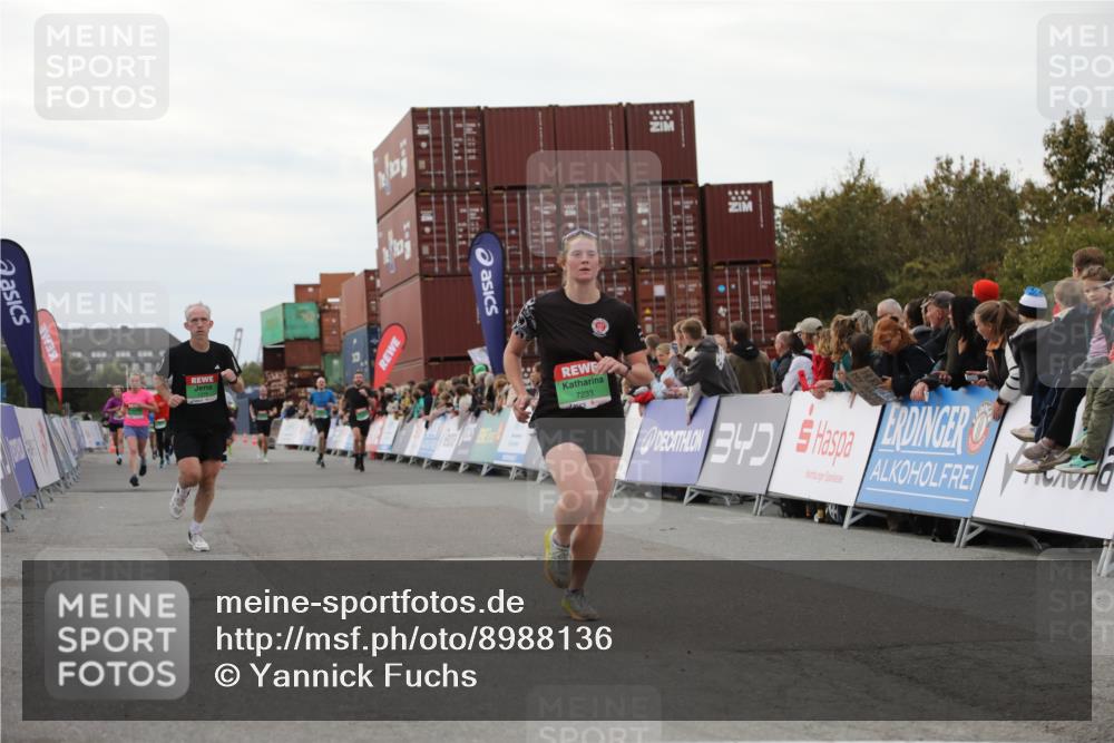 03.10.2025 - Köhlbrandbrückenlauf Yannick Fuchs http://msf.ph/oto/8988136 03.10.2025 16:00:17 Ziel 7105, 7233, 7271, 7276, 7301, 7598 meine-sportfotos.de