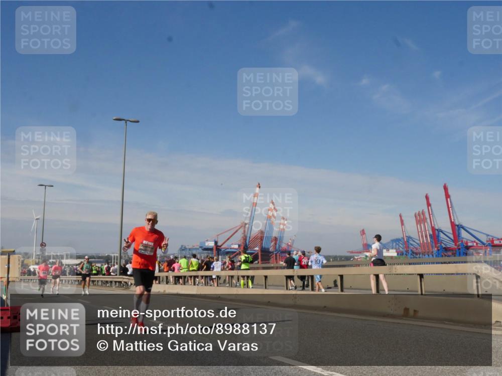 03.10.2025 - Köhlbrandbrückenlauf Matties Gatica Varas http://msf.ph/oto/8988137 03.10.2025 12:33:27 Position 2  meine-sportfotos.de