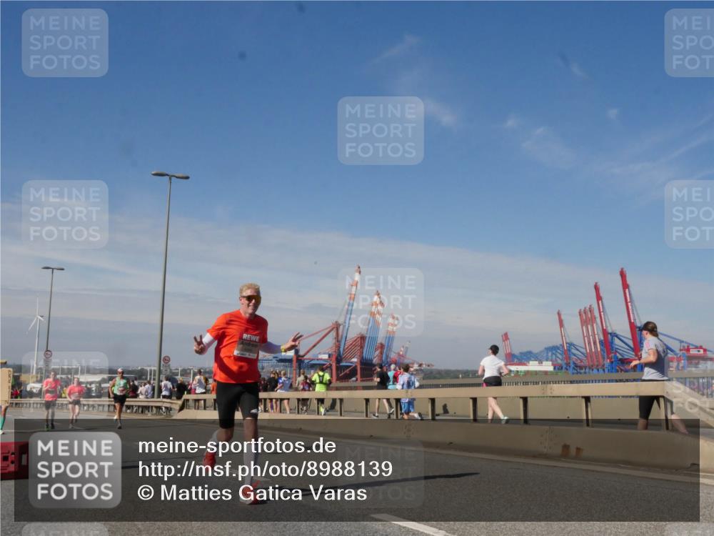 03.10.2025 - Köhlbrandbrückenlauf Matties Gatica Varas http://msf.ph/oto/8988139 03.10.2025 12:33:28 Position 2 1466 meine-sportfotos.de