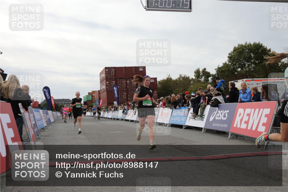 03.10.2025 - Köhlbrandbrückenlauf Yannick Fuchs http://msf.ph/oto/8988147 03.10.2025 16:00:18 Ziel 7027, 7105, 7233, 7271, 7276, 7301, 7598 meine-sportfotos.de