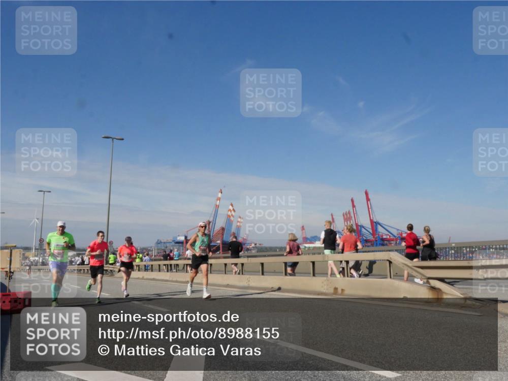 03.10.2025 - Köhlbrandbrückenlauf Matties Gatica Varas http://msf.ph/oto/8988155 03.10.2025 12:33:32 Position 2  meine-sportfotos.de