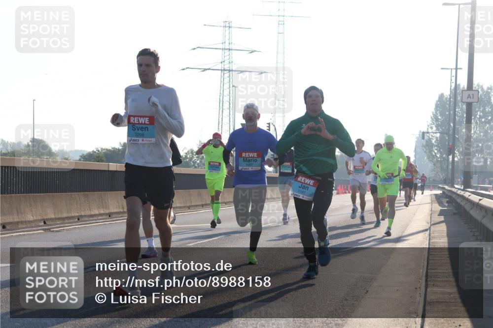 03.10.2025 - Köhlbrandbrückenlauf Luisa Fischer http://msf.ph/oto/8988158 03.10.2025 10:11:09 Position 3 3209, 1057, 1187, 1 meine-sportfotos.de