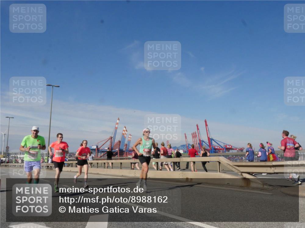 03.10.2025 - Köhlbrandbrückenlauf Matties Gatica Varas http://msf.ph/oto/8988162 03.10.2025 12:33:33 Position 2  meine-sportfotos.de