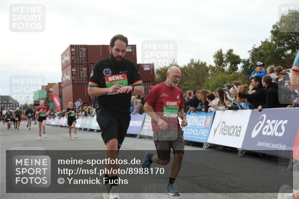 03.10.2025 - Köhlbrandbrückenlauf Yannick Fuchs http://msf.ph/oto/8988170 03.10.2025 16:12:30 Ziel 7203, 7502, 7654, 7688, 8901, 9454, 9677, 9706 meine-sportfotos.de